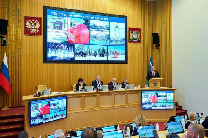 ​Руслан Кухарук отчитался о работе правительства: соцподдержка, добыча нефти, новые школы и рекорды в экономике