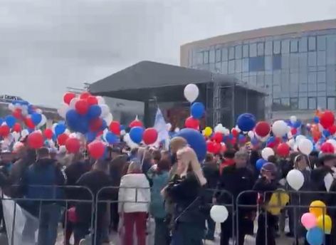 В Сургуте отметили Первомай на площади Советов, пока Центральная площадь пустовала