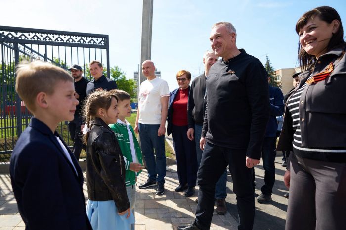 Руслан Кухарук открыл в Макеевке Югорский парк с фонтаном, амфитеатром и детскими площадками