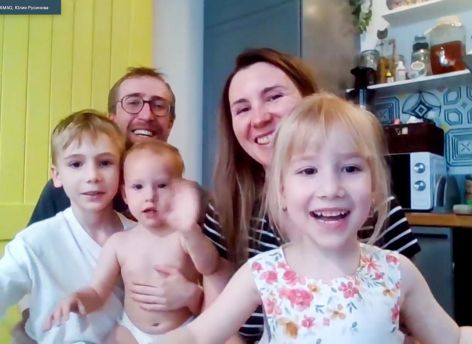 В Югре проходит «Семейный месяц», который объединит десятки тысяч детей и родителей
