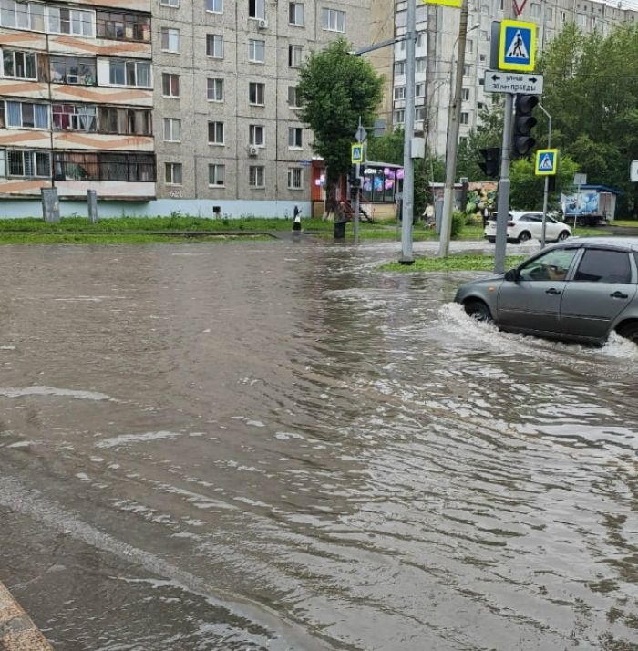 ​Тюмень ушла под воду после сильного дождя