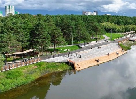 Власти Сургута благоустраивают набережную Саймы у Дворца торжеств