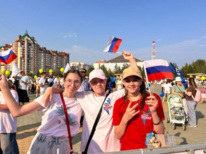 Фестивали, рабочие встречи и новая городская награда — как Сургут отметил День молодежи