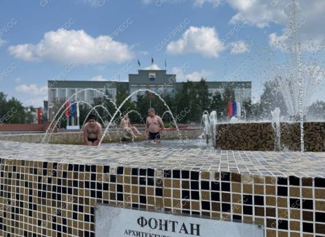 ​В Сургуте обнаружен архитектурный объект, в котором запрещено... купаться // ФОТОФАКТ
