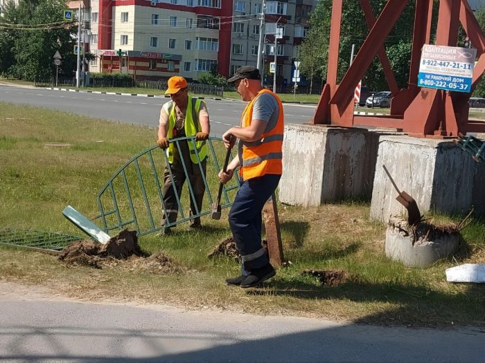 ​В Сургуте продолжается снос заборов