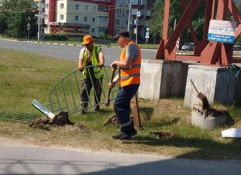 ​В Сургуте продолжается снос заборов