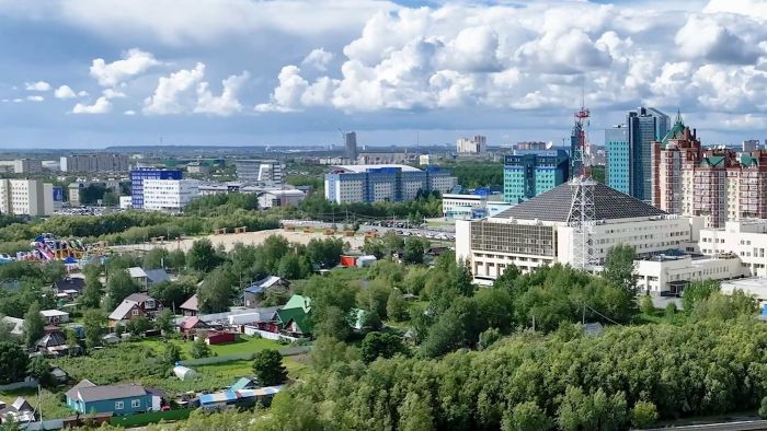 ​Никакой ресторан не сделает из центральной площади Сургута общественное пространство. А театр или планетарий — сделают