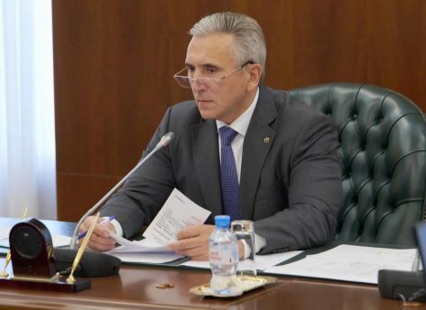 ​Губернатор поручил отремонтировать дороги в Викулово и Вагае и помочь семьям участников СВО