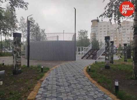 ​Сквер Журналиста в Сургуте год спустя: что изменилось и какие проблемы остались