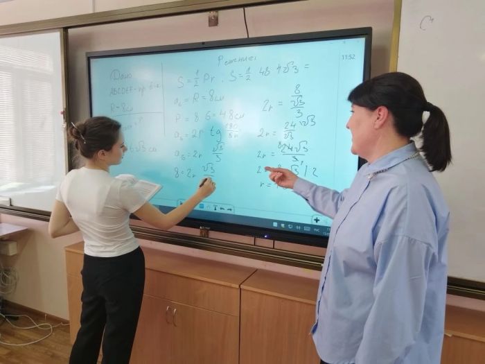 Новый предмет, оценки за поведение и MAX: что реально изменится в жизни школьников Югры с 1 сентября