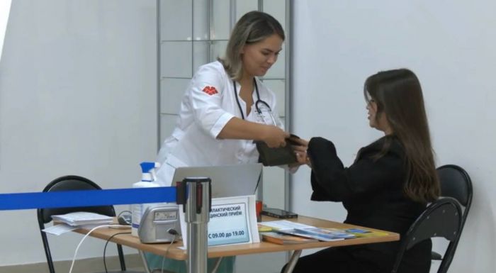 ​Прививка и чекап за пять минут: сургутяне на фестивале «Югра Вместе!» прививались от гриппа